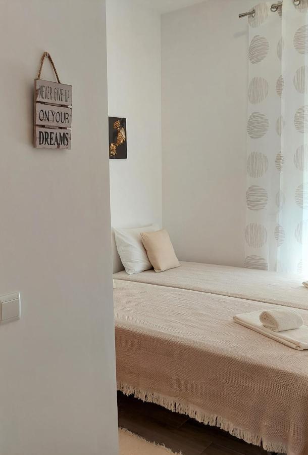 Casa Amarela: Conforto E Localizacao Perfeita! Distretto di Distretto di Faro Esterno foto